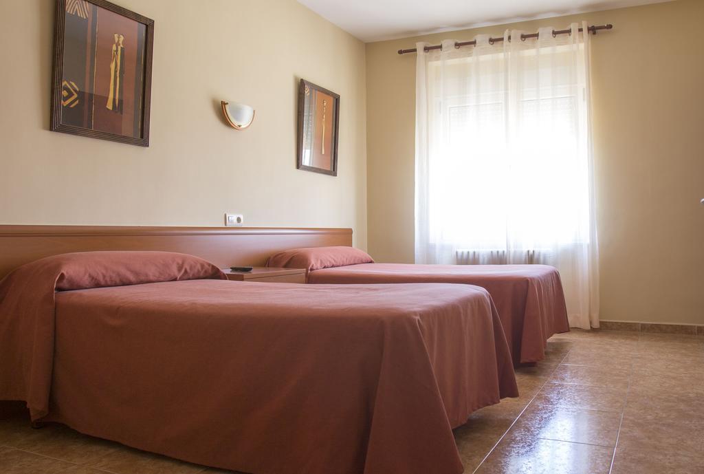 Hostal Restaurante Maria Victoria La Mudarra Eksteriør bilde